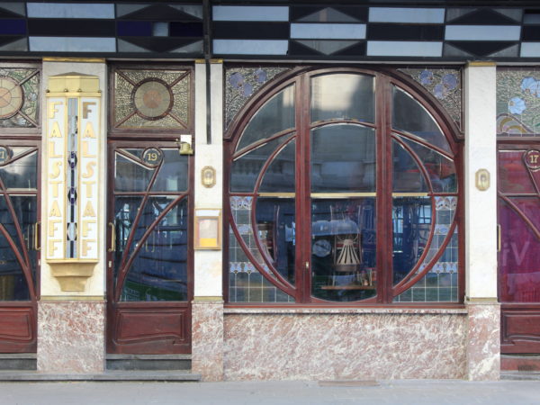 Photo de la devanture de la brasserie Falstaff près de la Bourse