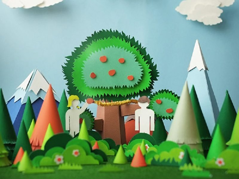 Décor en papier figurant Adam et Eve au pied d'un pommier
