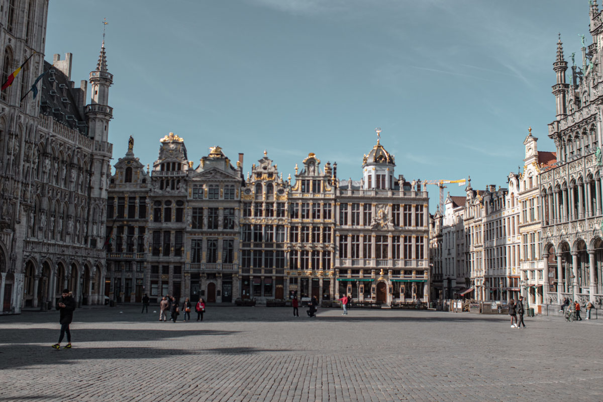 Photo de la Grand Place de Bruxelles, sous le soleil