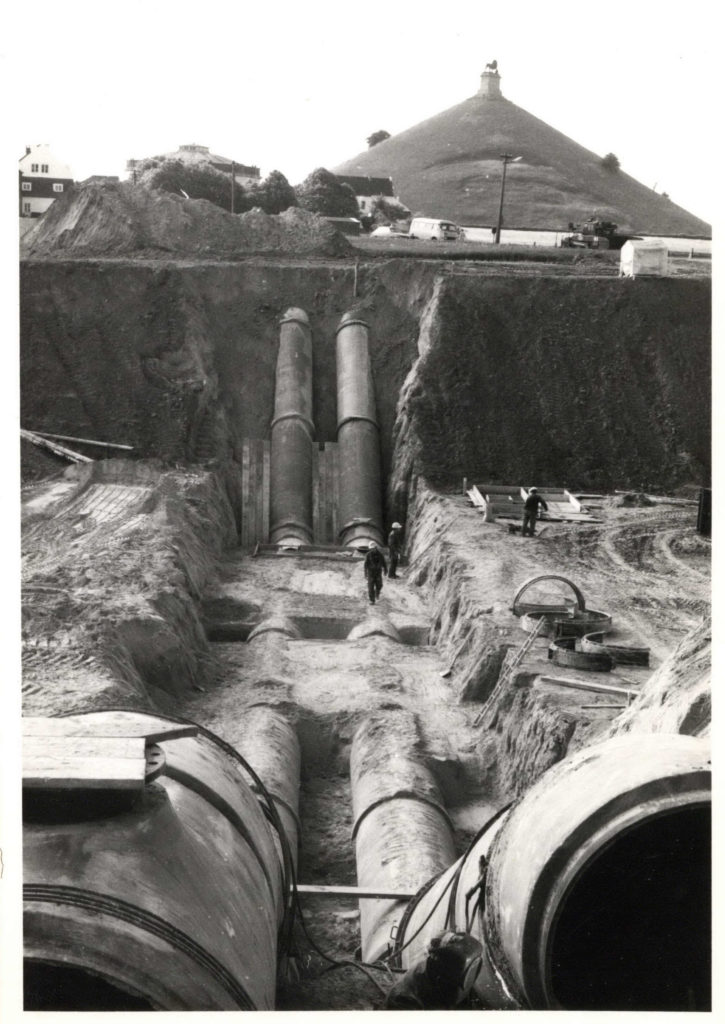 Pose d'un siphon sous une bretelle d'autoroute à Braine-l'Alleud (sur le collecteur de Callois vers Uccle)