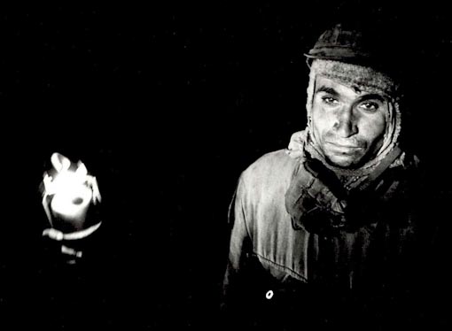 Sous les palmiers, la mine. © Charles Henneghien